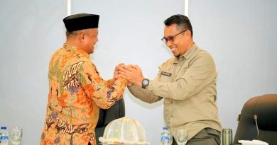 Perasaan Suka dan Duka Dirasakan Pj Walikota Dr Rasman Ketika Menghadiri Perpisahan dan Silaturahmi dengan Mantan Sekda Baubau Dr Roni Muhtar dan Mantan Kepala Inspektorat Hambali