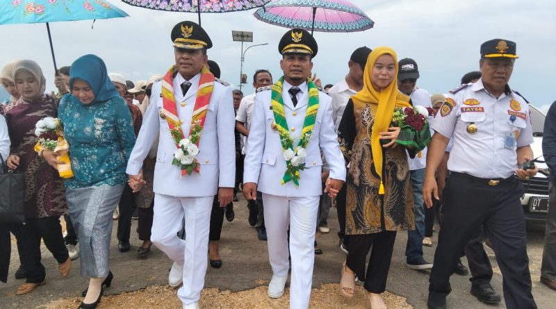 Bupati dan Wakil Bupati Buton Utara Afirudin Mathara - Rahman Disambut Meriah, 100 Hari Kerja Fokus Benahi Jalan Rusak
