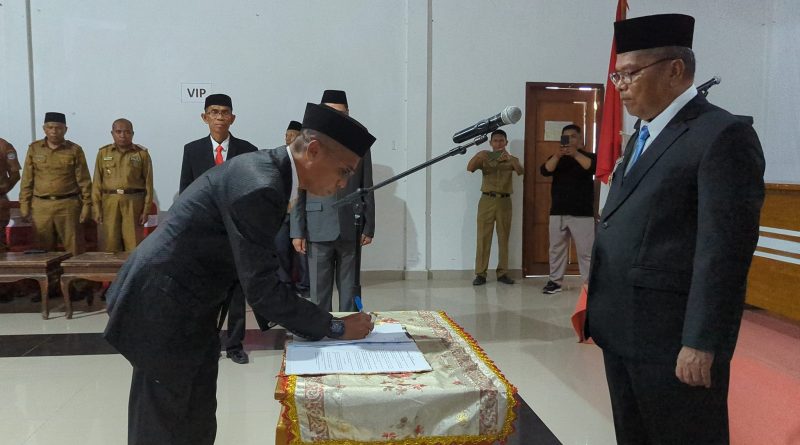 Akhiri Polemik Jabatan Sekda, Bupati Busel H Muh Adios Lantik La Ode Darusalam Jadi Pj Sekda Buton Selatan