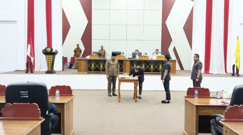 Walikota Baubau HYF dan DPRD Tandantangini Nota Kesepakatan Perubahan KUA-PPAS APBD Kota Baubau TA 2025