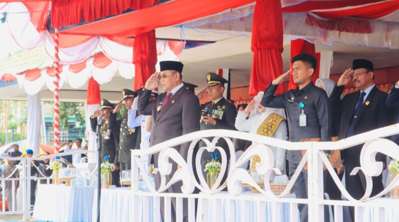 Walikota Baubau HYF Jadi Irup, Upacara Sukses dan Khidmat, Pemkot Baubau Serahkan Bantuan