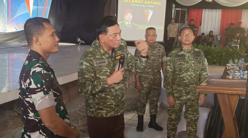 Kunjungan Kerja ke Baubau, Menhan Sjafrie Sjamsoeddin Tinjau Yonif 823/Raja Wakaka