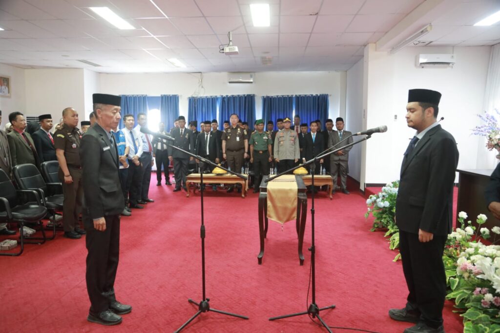 Bupati Alvin Akawijaya Perkuat Mesin Birokrasi Lewat Pelantikan Sekda Definitif, La Ode Syamsudin Siap Kawal Program Prioritas Bupati Buton