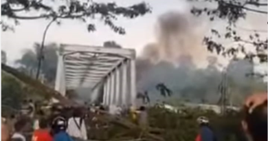 Jalan Trans Sulawesi Terputus Akibat Unjuk Rasa Warga Luwu Utara Tuntut Pembentukan Provinsi Luwu Raya