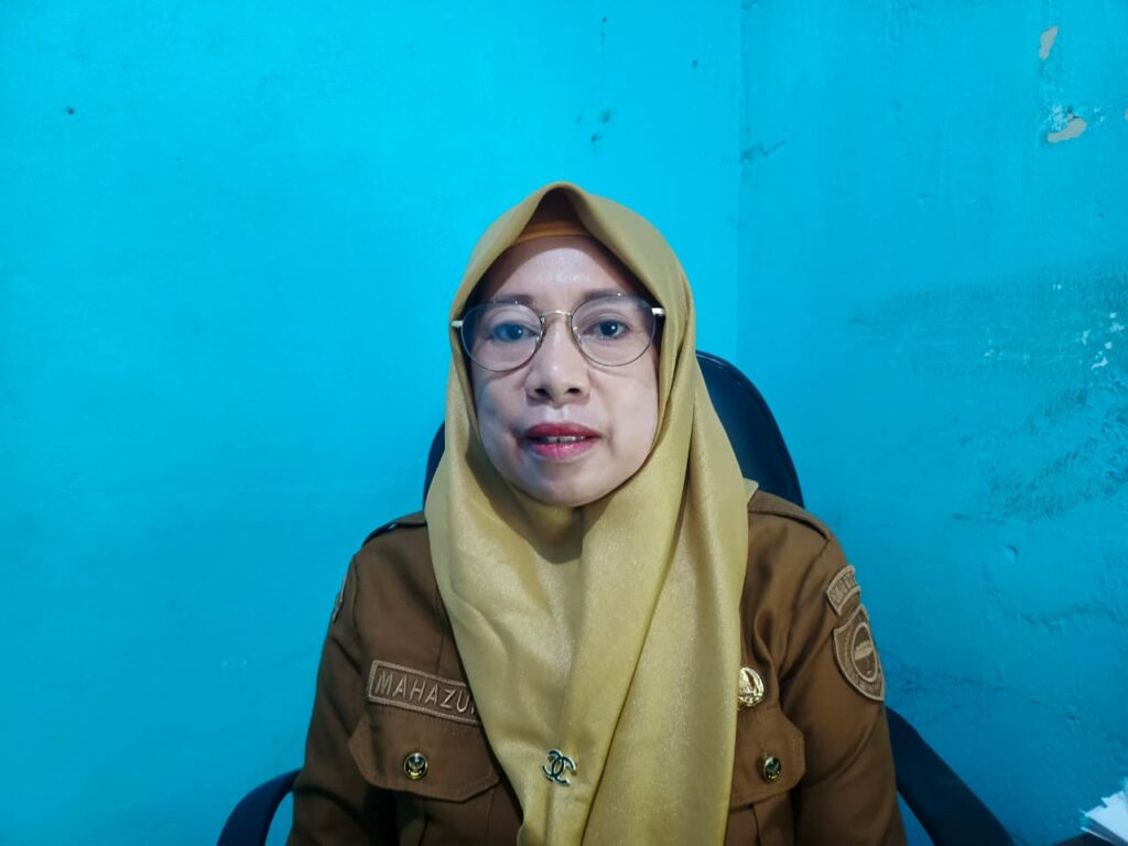 Kepala Bidang Kesehatan Masyarakat Dinas Kesehatan Buton Selatan, Wa Ode Mahazura, S.ST., M.Kes