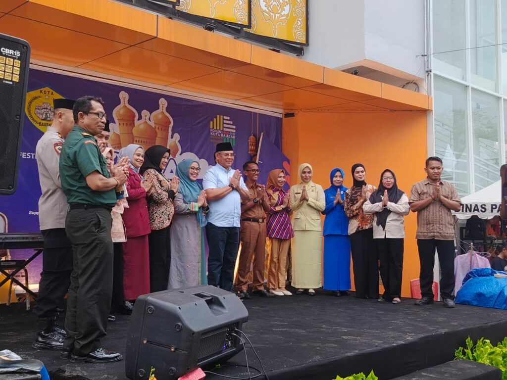 Festival UMKM Portal Ramadhan 2026 Resmi Dibuka Wali Kota Baubau, Pemkot Baubau Dorong Pertumbuhan Usaha Lokal 2 Festival UMKM Portal Ramadhan 2026 Resmi Dibuka Wali Kota Baubau, Pemkot Baubau Dorong Pertumbuhan Usaha Lokal