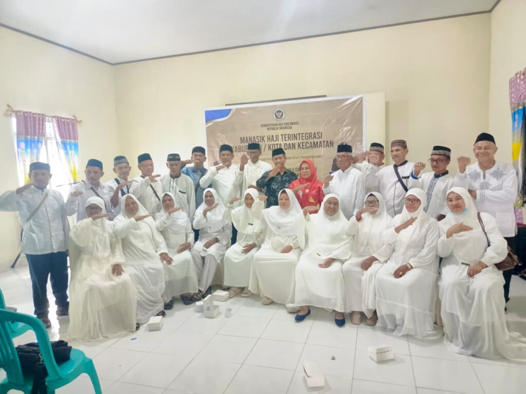 Kakanwil Haji Sultra H Muhammad Lalan Jaya Puji Kesiapan Jamaah Buton Selatan dalam Manasik Haji 2026 2 Kakanwil Haji Sultra H Muhammad Lalan Jaya Puji Kesiapan Jamaah Buton Selatan dalam Manasik Haji 2026