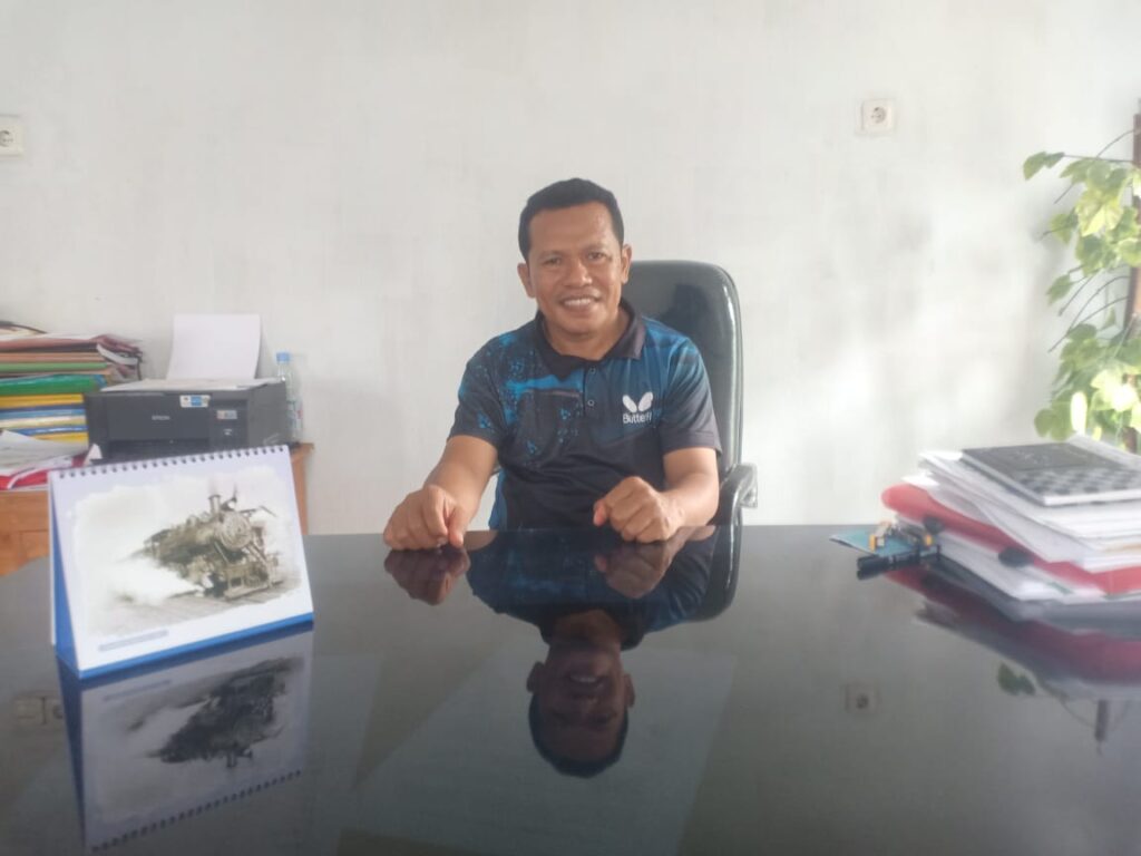 Kepala Sekolah SMP N 5 Baubau Machmud S.Pd, Pesantren Ramadhan hingga Berbagi Takjil, SMPN 5 Baubau Bergerak ntuk Pembinaan Karakter Siswa