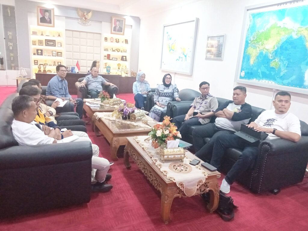 Pemkot Baubau Gandeng KKP Kembangkan Blue Carbon di Mangrove Lakologou, Wali Kota Baubau HYF Instruksikan Percepatan Programnya