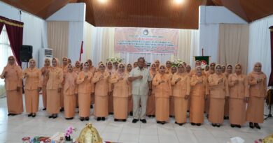 Wa Ode Munanah Lantik DWP Buton Selatan DWP Buton Selatan 2024–2029, Bupati H Muh Adio Harap DWP Jadi Motor Pemberdayaan Keluarga dan Hadirkan Program Nyata untuk Warga