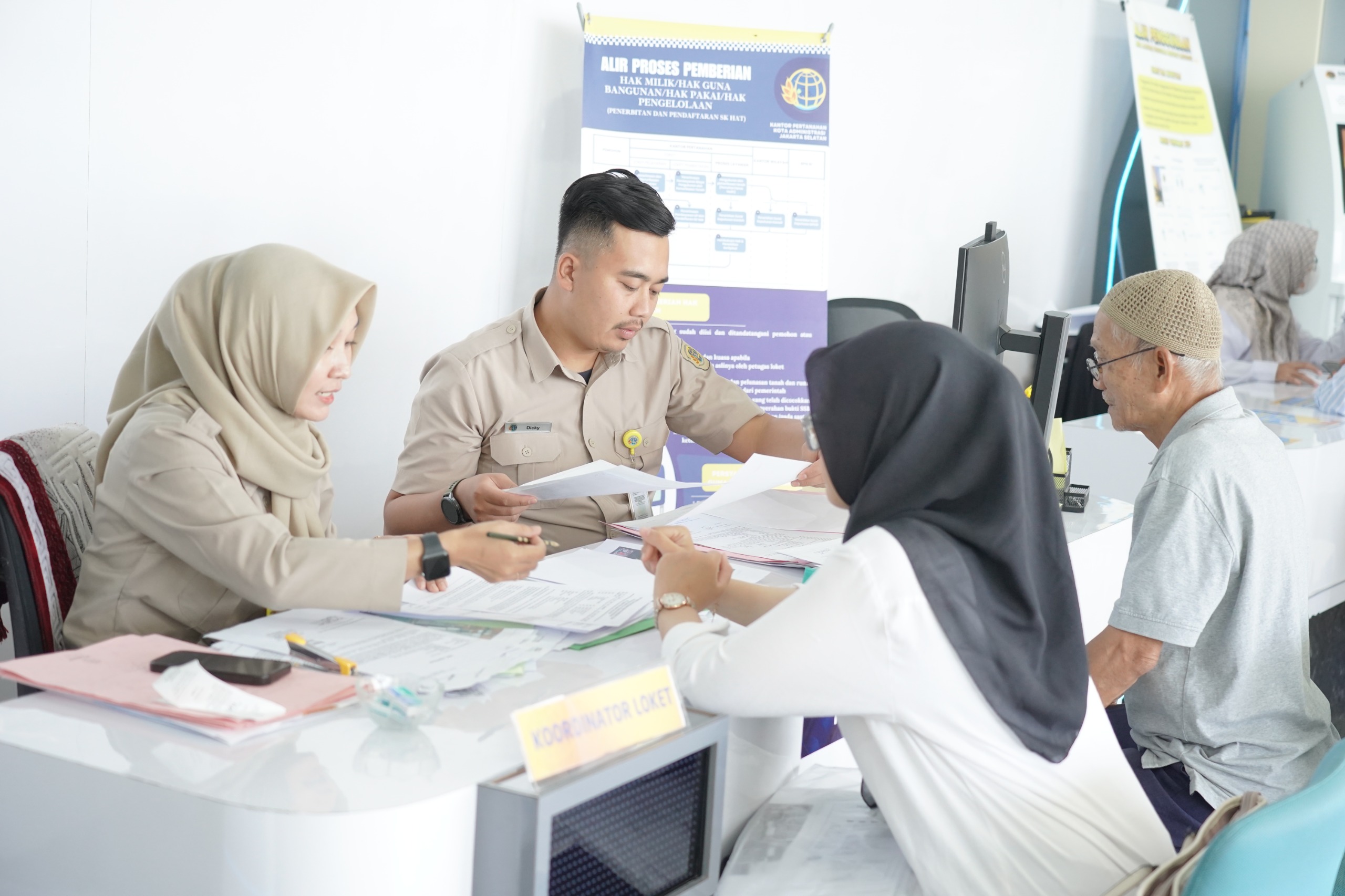 Hibah atau Waris? ATR/BPN Ungkap Cara Tepat Proses Balik Nama Sertipikat Tanah Orang Tua ke Anak 3 7 5