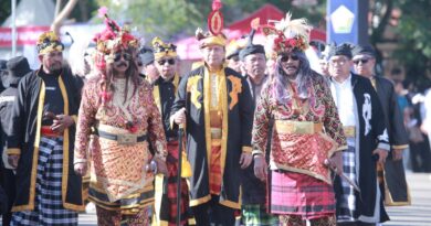 Angkat Heroisme Oputa Yi Koo, Barisan Pawai Budaya Buton Semarakkan HUT Sultra ke-62