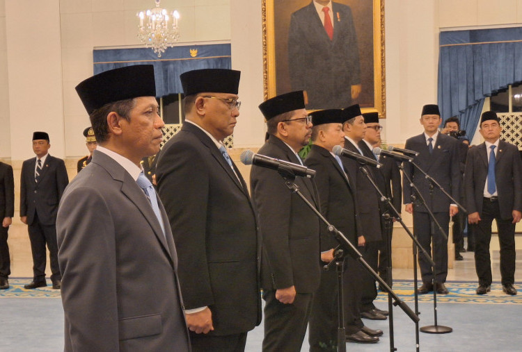 Dudung Rangkap Penasihat Presiden Usai Dilantik Kepala KSP 2 Dudung Rangkap Penasihat Presiden Usai Dilantik Kepala KSP