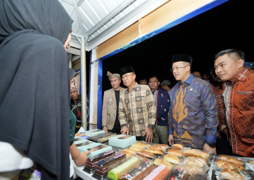 Gubernur Sultra ASR Resmikan Pusat UMKM di Kawasan MTQ Kendari, Dorong Ekonomi Berbasis Lokal