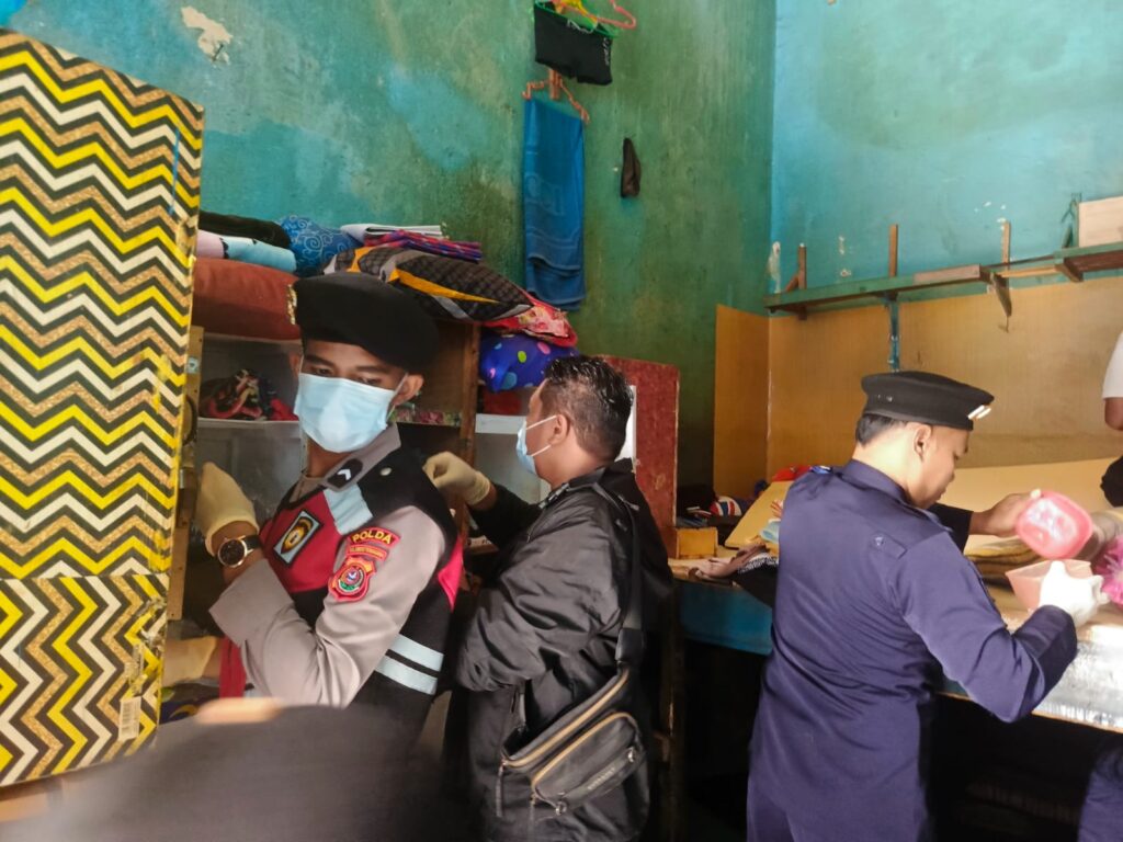Razia Kamar Binaan Lapas Baubau, Petugas Temukan Botol Kaca hingga Cutter