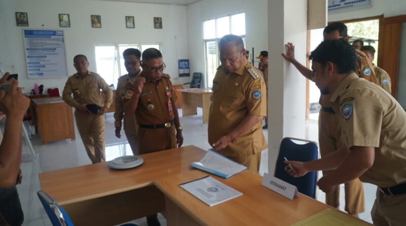 Bupati Buton Selatan H Muh Adios Dorong Reformasi Pelayanan Publik Lewat Sidak OPD, Tegaskan ASN Harus Jujur dan Tepat Waktu