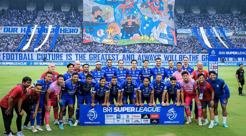 Persib Bandung memastikan diri menjadi juara Super League 2025/2026 setelah bermain imbang 0-0 melawan Persijap Jepara.