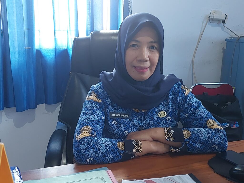 Disdukcapil Buton Selatan Jemput Bola Rekam E-KTP di Siompu dan Siompu Barat Terkendala Listrik, Warga Tetap Antusias