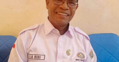 Kepsek SMAN 2 Baubau La Hidi, SMAN 2 Baubau Raih Juara Umum FLS3N Tingkat Kota, Borong 9 Medali Emas,Ini Dia Nama-namanya
