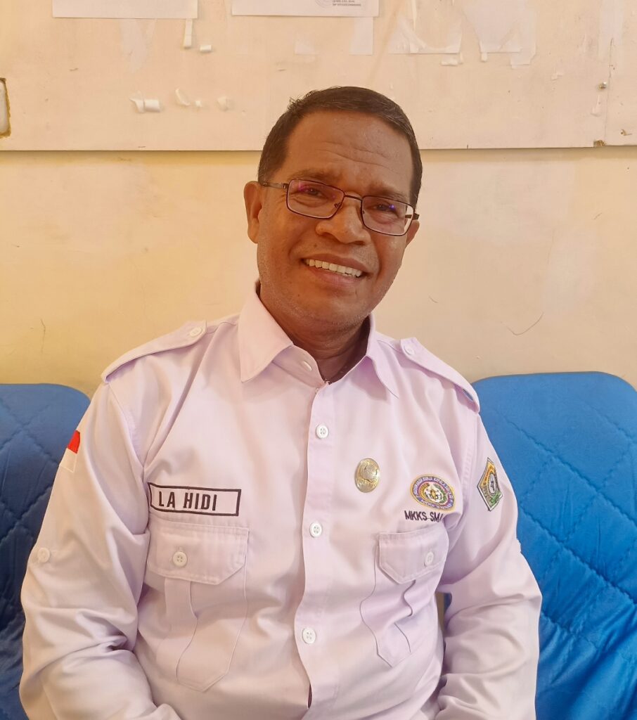Kepsek SMAN 2 Baubau La Hidi, SMAN 2 Baubau Raih Juara Umum FLS3N Tingkat Kota, Borong 9 Medali Emas,Ini Dia Nama-namanya