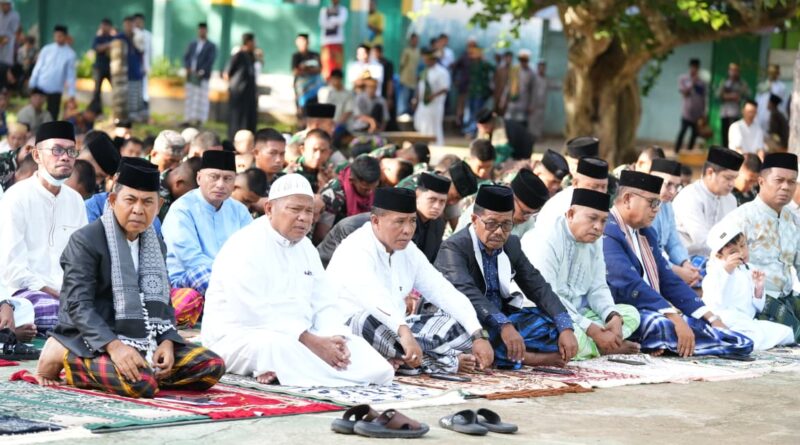 Sholat Idul Adha 1447 H di Lapangan SMPN 1 Batauga, Bupati Buton Selatan Adios Ajak Warga Perkuat Ukhuwah