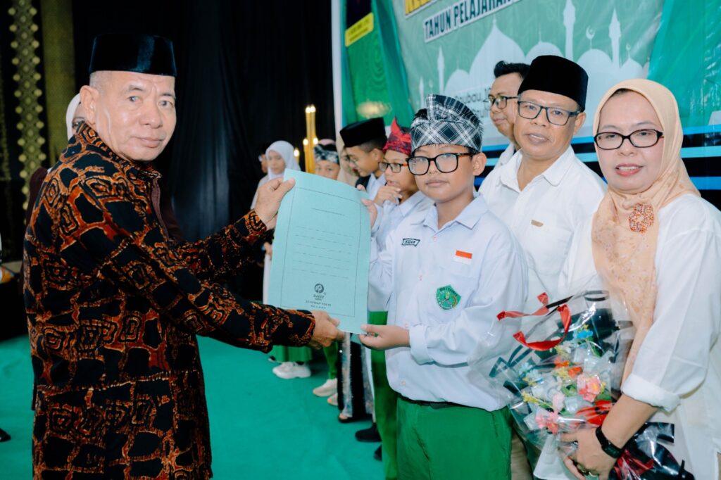 LM. Uzair Arrezky Lapasha, Lulusan Terbaik MIN 1 Baubau dengan Segudang Prestasi Matematika Hingga Tingkat Nasional