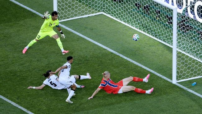 Haaland Antar Norwegia Bungkam Irak 4-1 pada Laga Perdana Piala Dunia 2026 1 Haaland Antar Norwegia Bungkam Irak 4-1 pada Laga Perdana Piala Dunia 2026