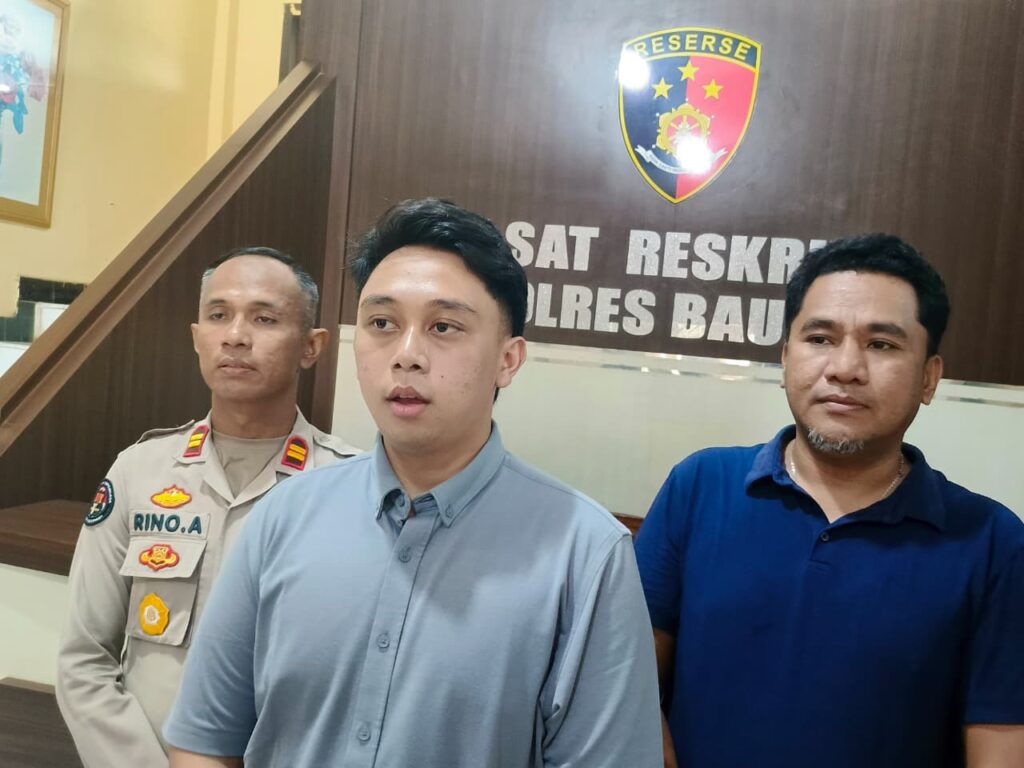 Polres Baubau Pisahkan Penanganan Dua Kasus Asmar, Satu Sebagai Korban dan Satunya Lagi Sebagai Tersangka 2 Polres Baubau Pisahkan Penanganan Dua Kasus Asmar, Satu Sebagai Korban dan Satunya Lagi Sebagai Tersangka
