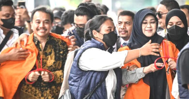 Kejari Jaksel Tak Menahan Roy Suryo dan dr Tifa, Wajib Lapor Tiap Pekan