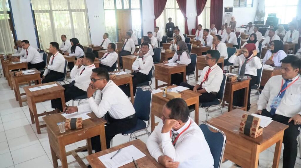 Sekda Buton Selatan La Ode Harwanto Buka Ujian Makalah dan Wawancara Seleksi Terbuka JPT Pratama