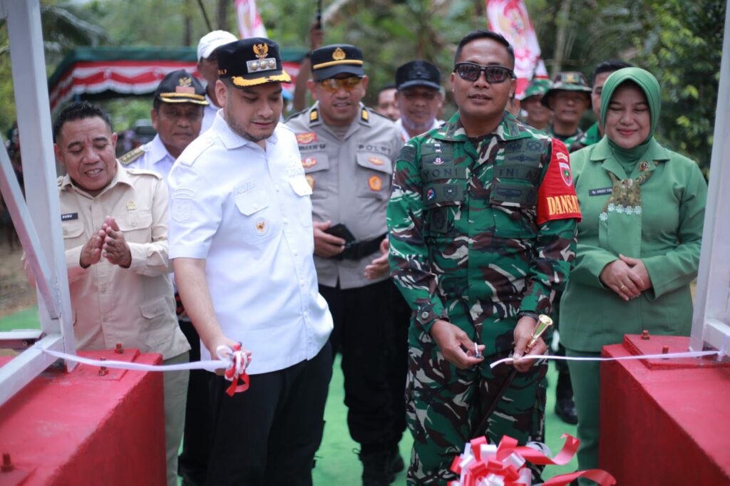 Bupati Buton Alvin Akawijaya Resmikan Jembatan Sungai Loko Penopang Ekonomi Warga di Lawele