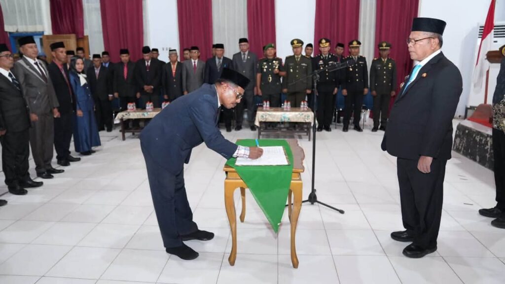 Pelantikan Sembilan JPT Jadi Langkah Bupati Buton Selatan H Muh Adios Perkuat Tata Kelola Pemerintahan, Ini Dia Nama-Namanya 2 Pelantikan Sembilan JPT Jadi Langkah Bupati Buton Selatan H Muh Adios Perkuat Tata Kelola Pemerintahan, Ini Dia Nama-Namanya