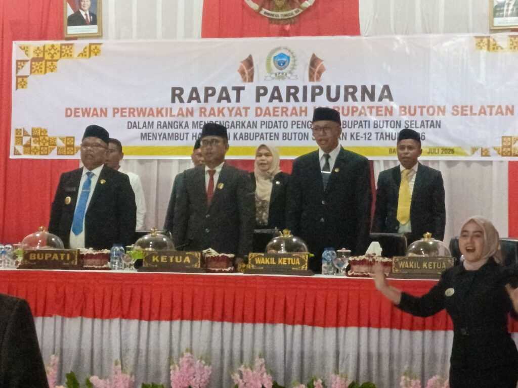 Rapat Paripurna DPRD, Bupati Buton Selatan H Muh Adios Ajak Seluruh Elemen Bersama Bangun Buton Selatan yang Sejahtera, Berbudaya, dan Berdaya Saing 2 Rapat Paripurna DPRD, Bupati Buton Selatan H Muh Adios Ajak Seluruh Elemen Bersama Bangun Buton Selatan yang Sejahtera, Berbudaya, dan Berdaya Saing