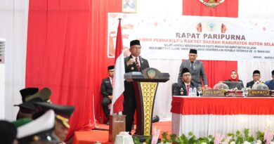 Dorong Warga Buton Selatan Perkuat Persatuan, Bupati H Muh Adios Tegaskan Kemerdekaan Harus Diisi dengan Pengabdian dan Pembangunan Nyata