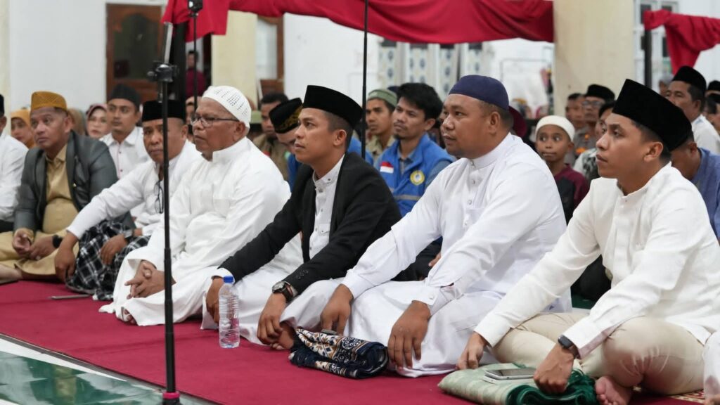 Buya Yahya Disambut Antusias, Bupati Buton Selatan H Muh Adios: Kami Siap 100 Persen Dukung Pesantren Buya Yahya 2 Buya Yahya Disambut Antusias, Bupati Buton Selatan H Muh Adios: Kami Siap 100 Persen Dukung Pesantren Buya Yahya