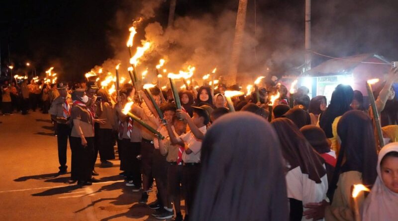 500 Pelajar Buton Selatan Nyalakan Obor Kemerdekaan, Bupati H Muh Adios Ajak Pelajar Buton Selatan Warisi Semangat Para Pahlawan