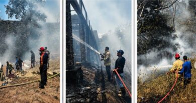 Baubau Dilanda 10 Kebakaran Lahan hingga Mengancam Permukiman dalam Dua Hari , Damkar Baubau Kerahkan Armada dan Minta Warga Jangan Bakar Sampah